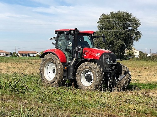 Représentation de la formation : Conduite du tracteur en sécurité