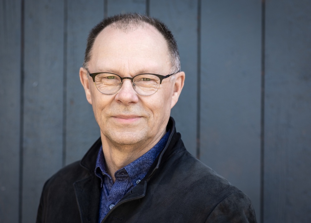 Leif Stinnerbom, konstnärlig ledare för Västanå Teater och hedersdoktor vid Karlstads universitet 2022. Foto: Håkan Larsson