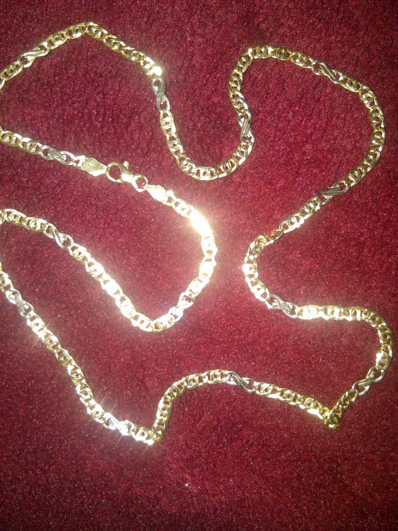 Pure ITALY 750 Tested 18karat solid Gold necklace Versace scissors