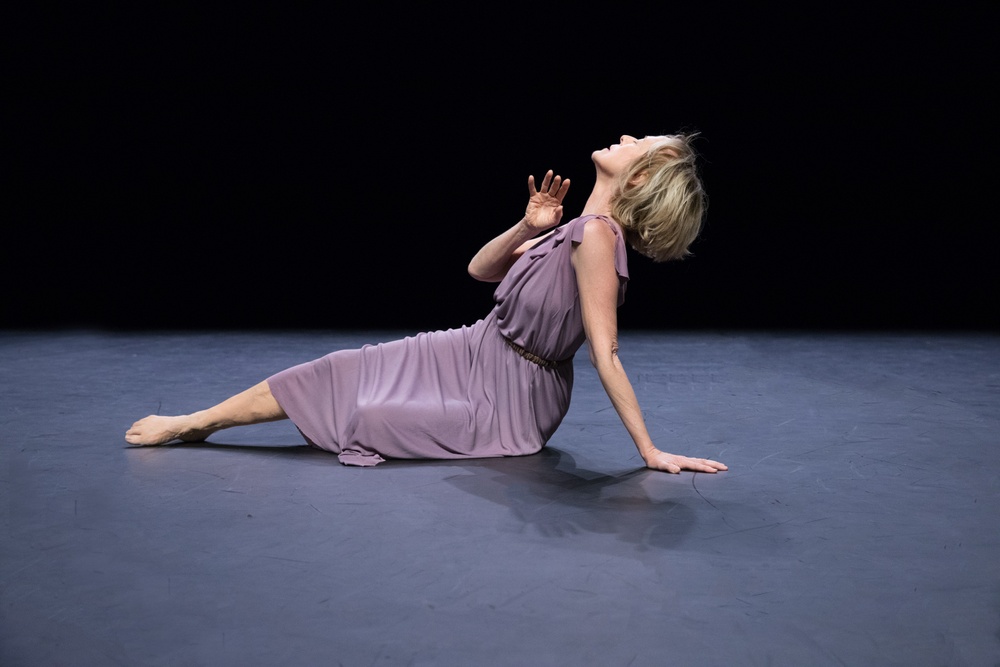 Dansare: Elisabeth Schwartz
Foto: Véronique Ellena