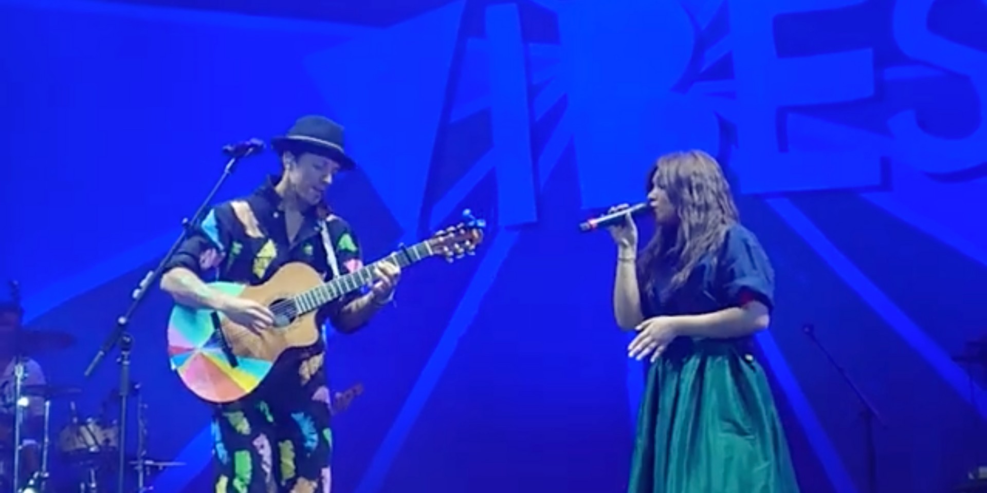 Jason Mraz and Reneé Dominique perform 'Could I Love You Any More?' in Manila concert – watch