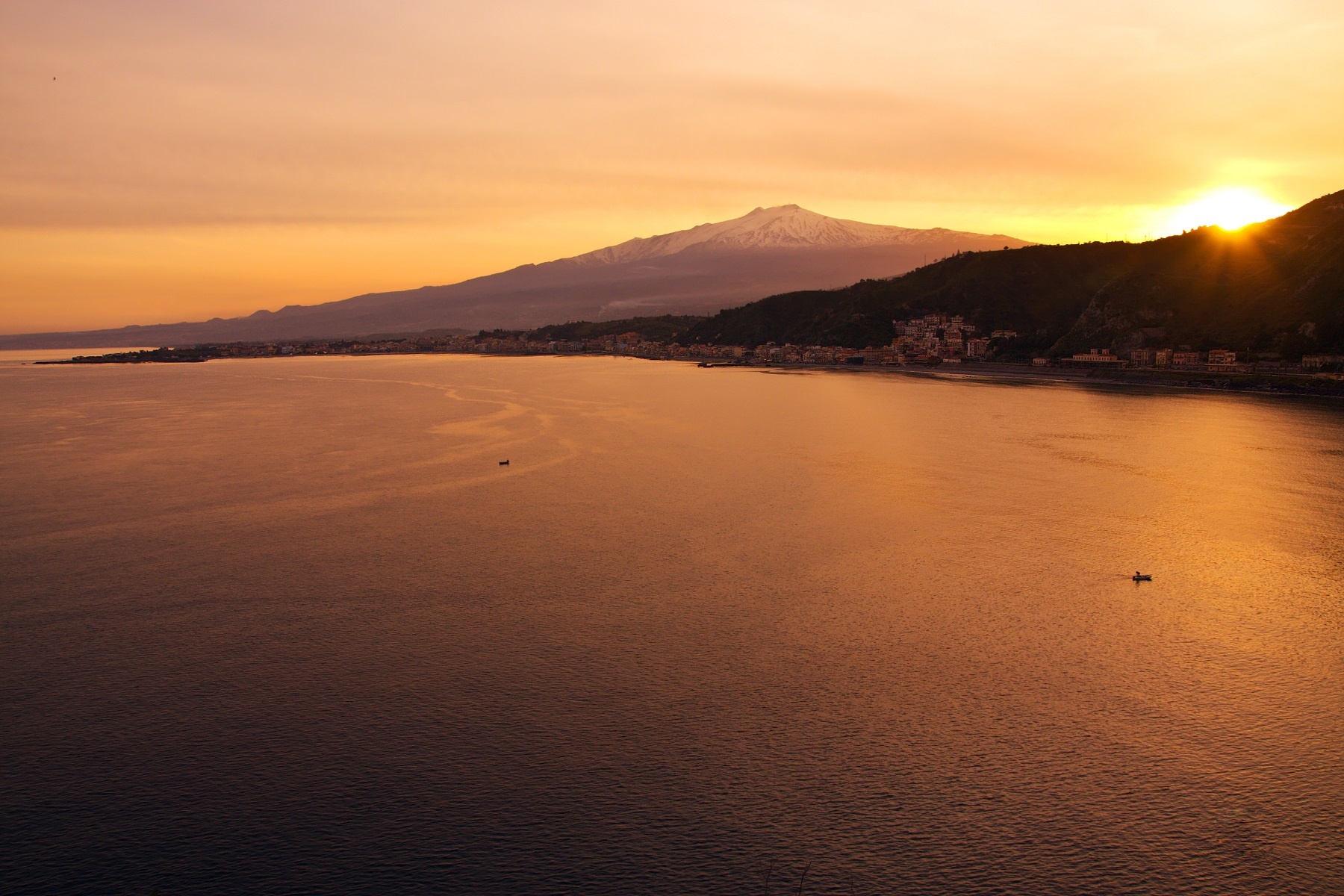 A Half Day Trip to Experience the Beauty of Mount Etna from Taormina 
