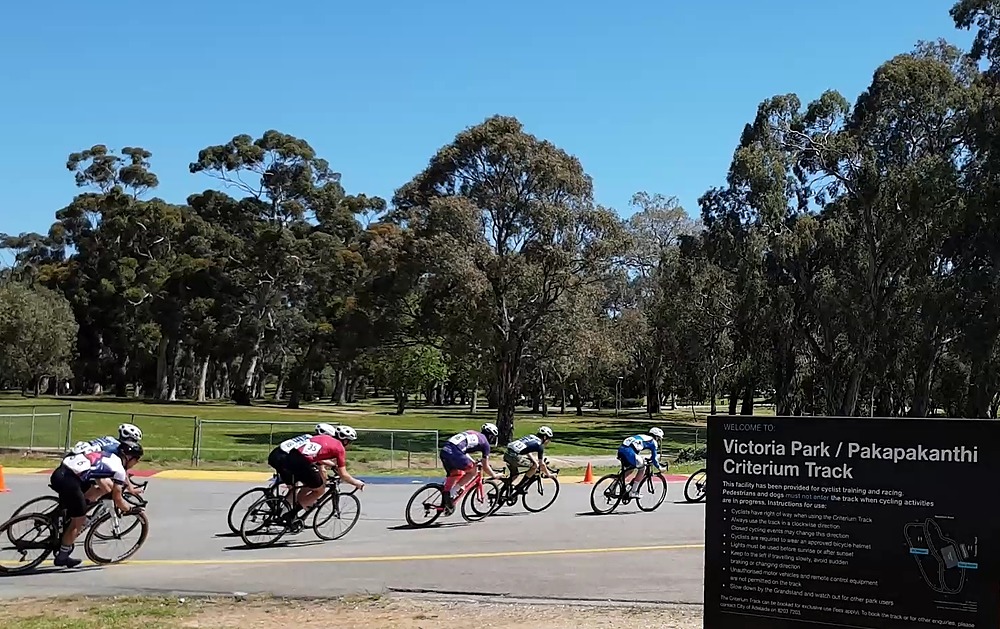 Criterium track in Victoria Park / Pakapakanthi (Park 16)