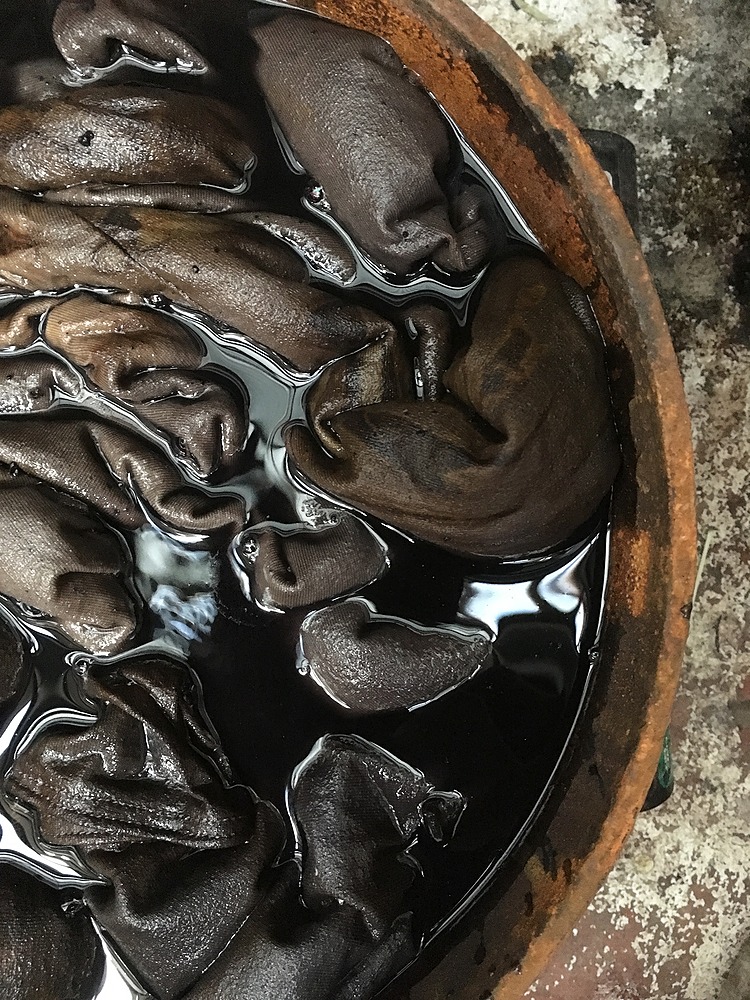 Dye pot