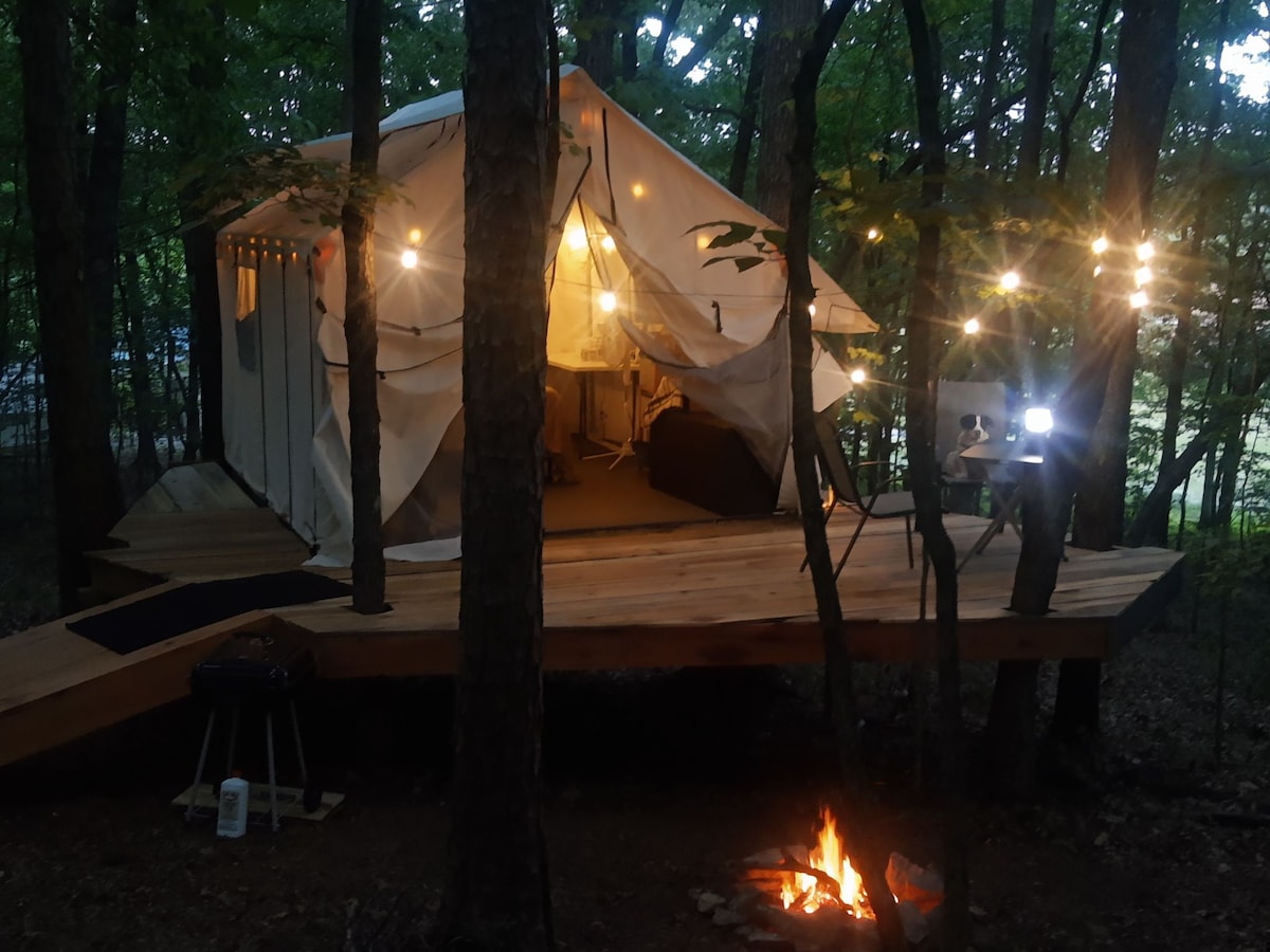 Serene 7 Tree Tent romantic getaway w/Small Heater