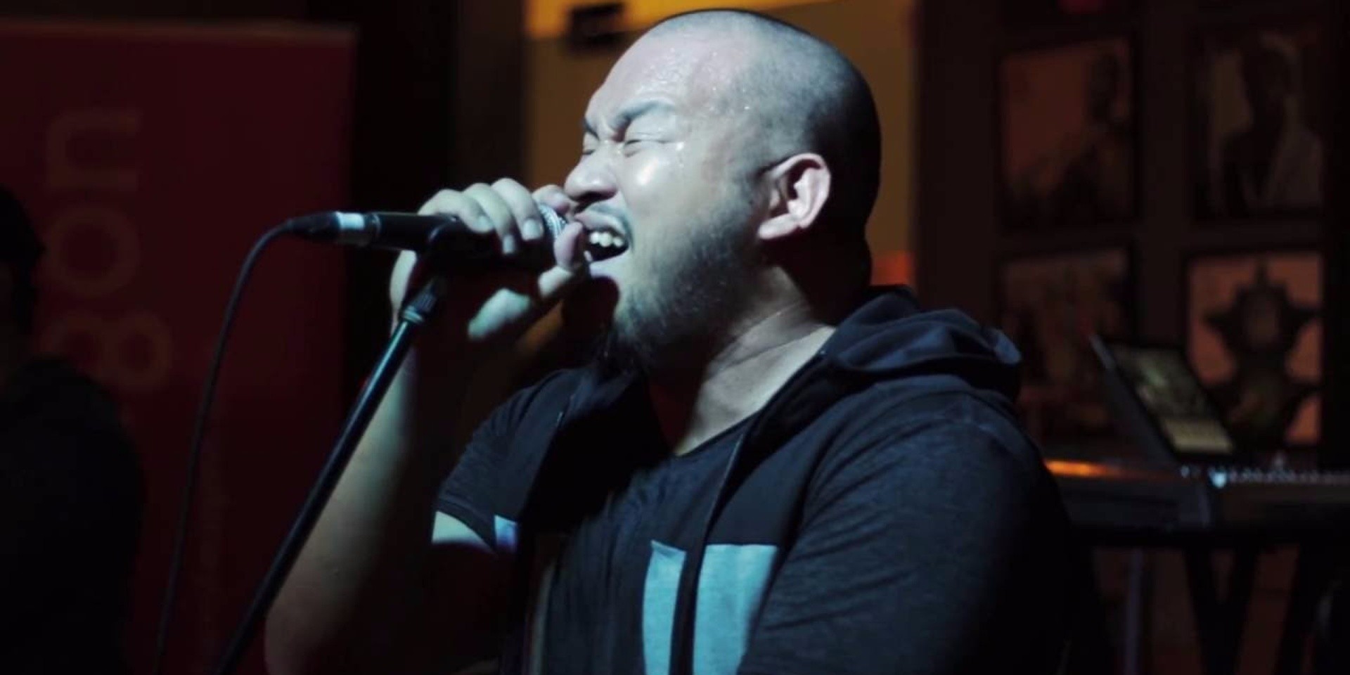 WATCH: Filipino rapper QUEST spits fire during his live performance at Barber Shop by Timbre
