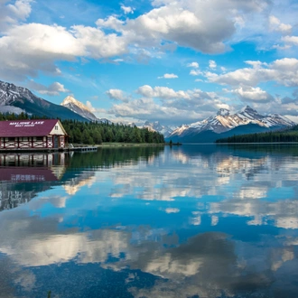 tourhub | Calgary Tours | Discover the Beauty of Banff, Jasper, Lake Louise, and Columbia Icefield on a 5-Day Expedition 