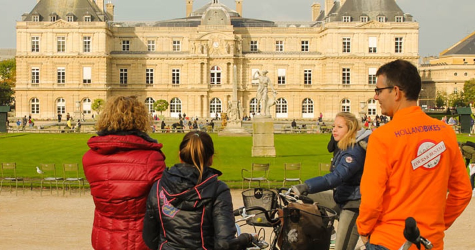 Paris Secrets Bike Tour in Small Group - Alojamientos en Paris