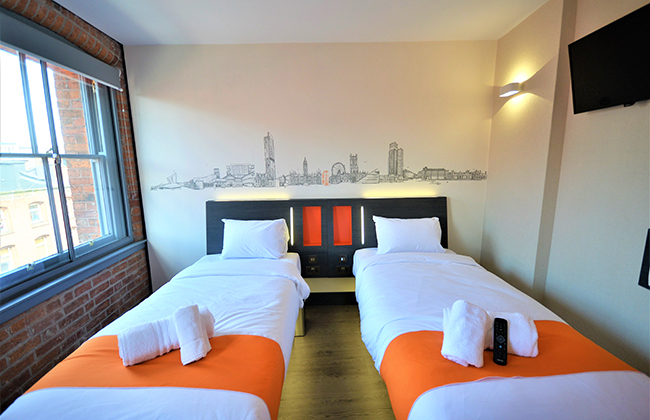 EasyHotel Manchester twin room