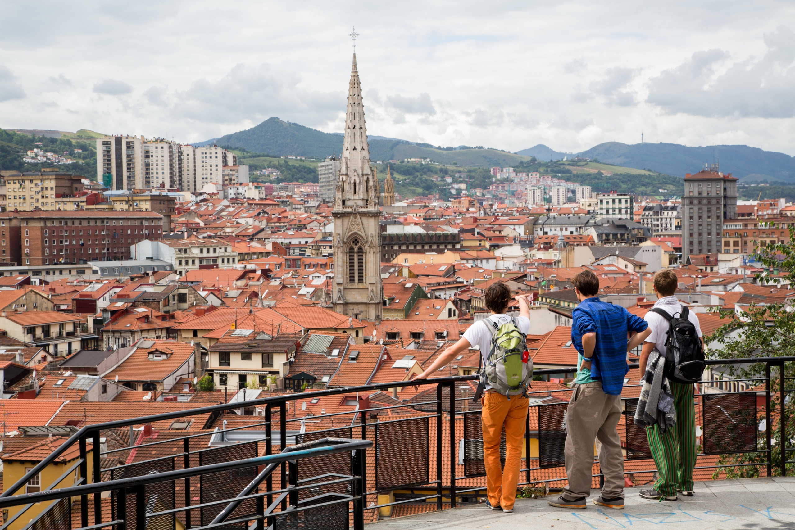 Tour de Bilbao desde San Sebastián en Minibús - Accommodations in San Sebastian