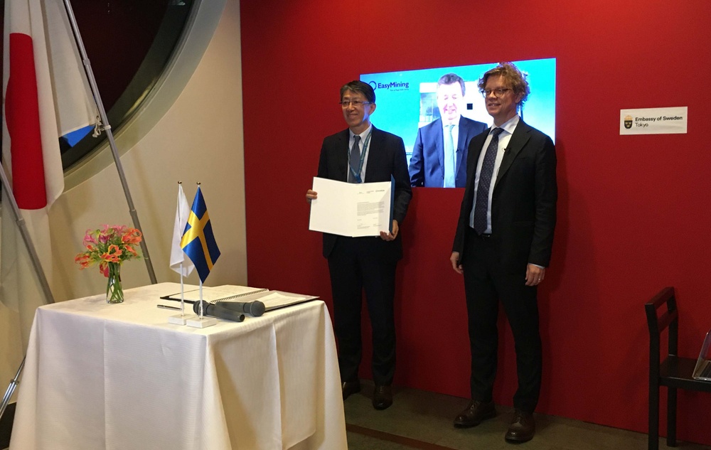 Sweden’s Ambassador to Japan Pereric Högberg attended a symbolic signing ceremony in Tokyo