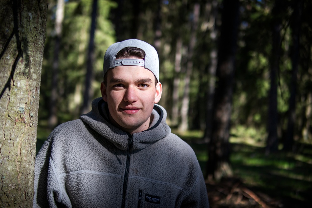 Eskil Norberg, elev på JGY Torsta Naturbruksgymnasium har fått fast jobb innan studenten.

Foto: Robert Henriksson / Torsts
