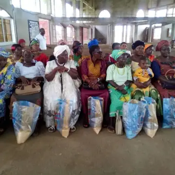 Donation of gifts to widows of Presbyterian church kumba