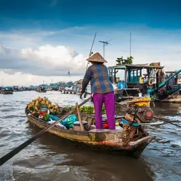 boat in Hanoi