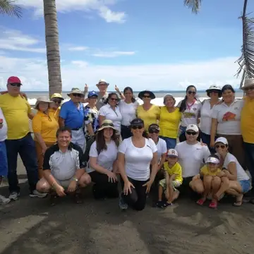 Limpieza de playa en Bajamar junto a otras organizaciones
