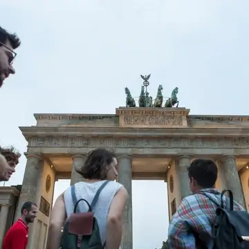 Students in front of Berlin's Brandenburg Gate