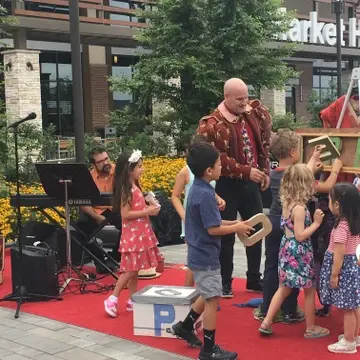 Free interactive family performances at Clarksburg Premium Outlets