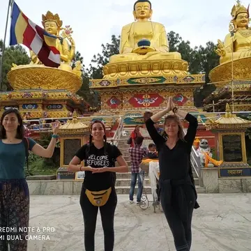 sightseeing at Swyambhunath Temple