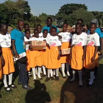 supporting school girls with free sanitary pads