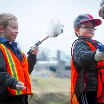 kids at a litter cleanup