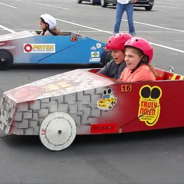 This is 2 visually impaired children racing