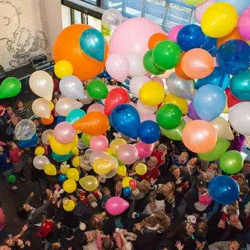 New Year's Balloons & Root Beer Toast!
