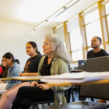 HNU students in classroom