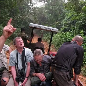 VOLUNTEERS PARTICIPATING IN OUR ECOTOUR PROGRAMS