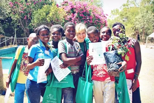 VOLUNTEER IN KENYA : Teaching & Education Program
