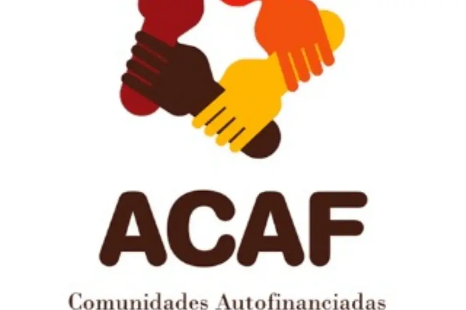 Afiche de ACAF con unas manos entrelazadas