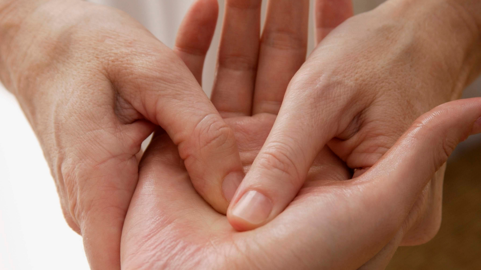 Représentation de la formation : Toucher relationnel : améliorer la relation de soin par le toucher - CH Turenne 