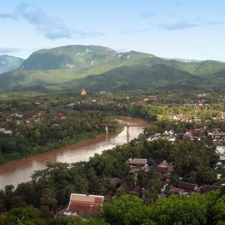 Laos: Sunrises & Street Food