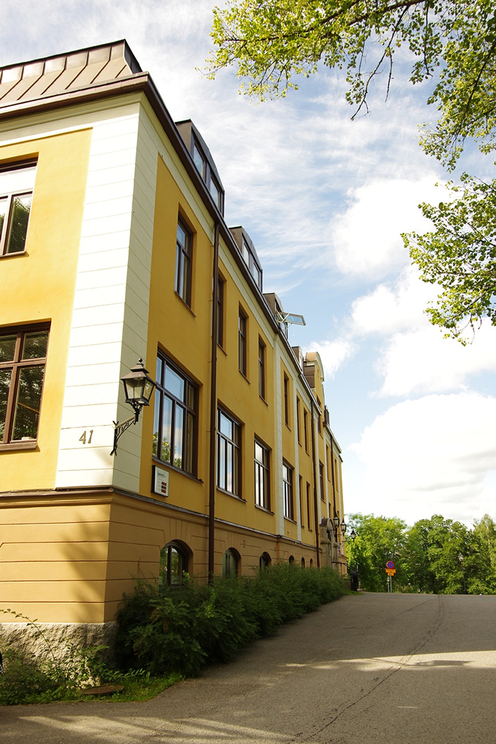 Bild på byggnad där Samhällsbyggnad Bergslagen har sina lokaler.
