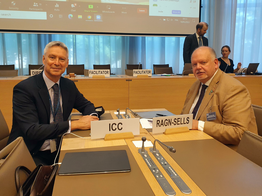 Crispin Conroy, ICC Permanent Observer UN Geneva, and Pär Larshans, Director of Sustainability Ragn-Sells Group, at the WTO session 18 May 2022.