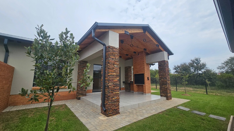 Exterior - Bushwillow