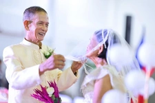 Thumbnail: 48 Taguig Couples Tie the Knot in a Mass Wedding at Dalupang Court