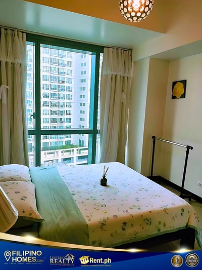 Fully Furnished 1 Bedroom with Balcony Eight Forbes Townroad Burgos Circle