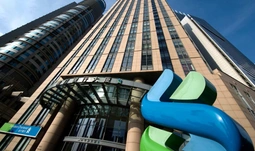 Singapore bankers are Standard Chartered's new darlings