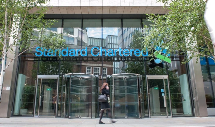 It was a bad year for bonuses at Standard Chartered