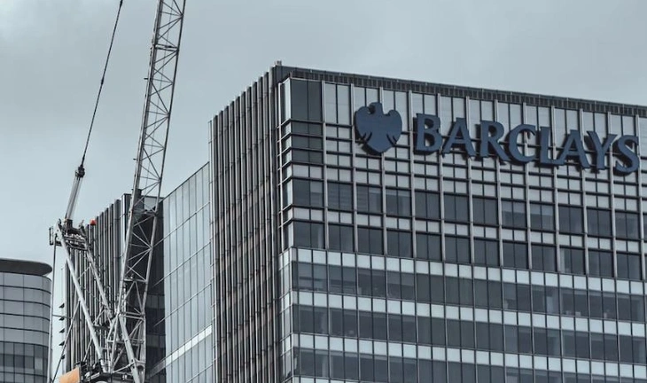 Barclays' bonuses for top bankers and traders down 22%