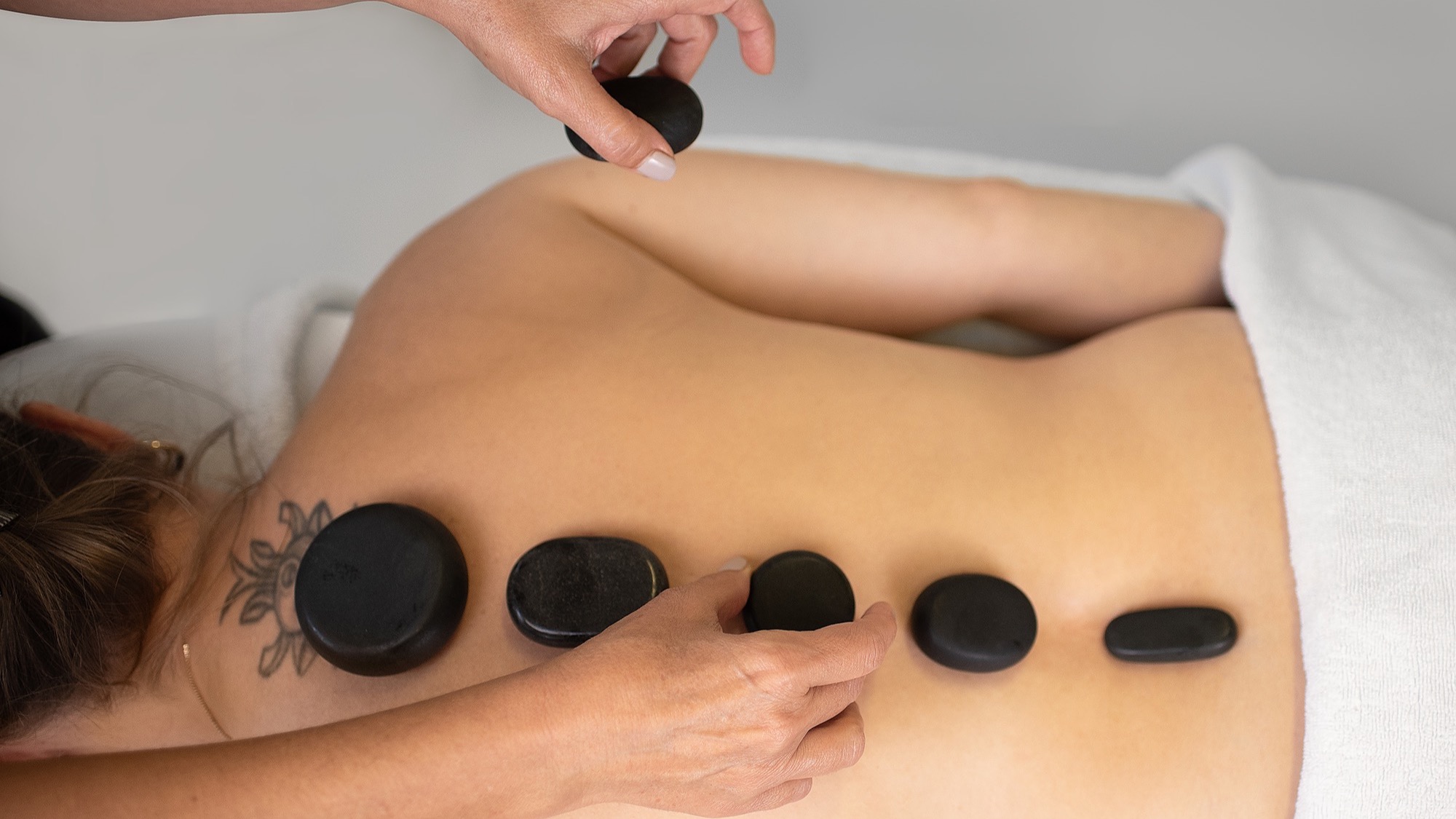 Représentation de la formation : Massage aux pierres chaudes