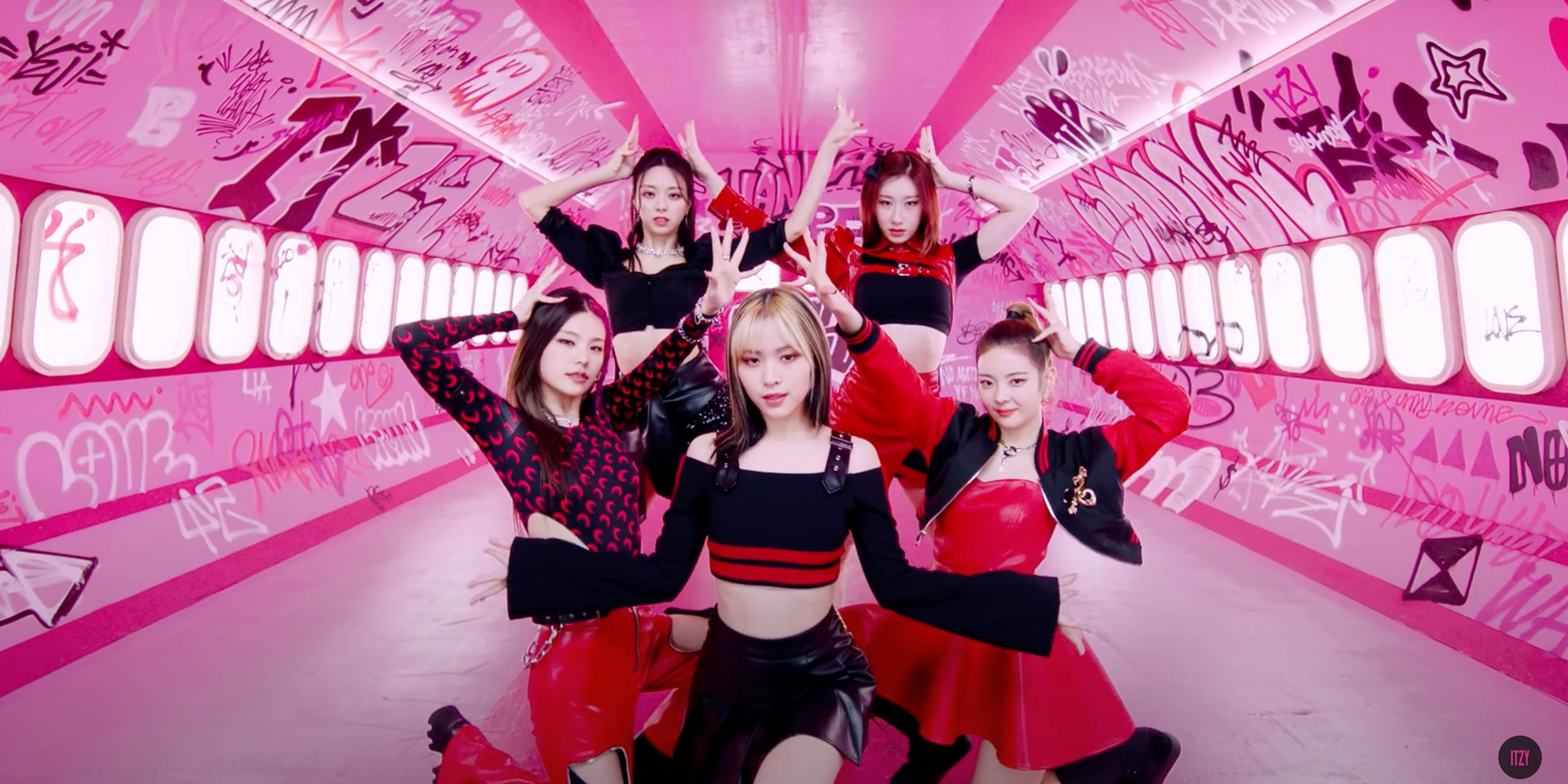 ITZY drop 'Wannabe (Japanese Version),' announce Japanese debut album 'IT'z ITZY' out this December