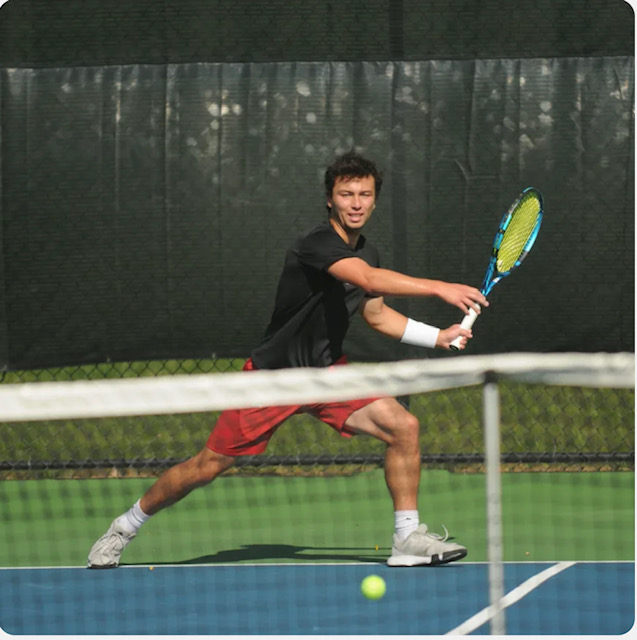 Sean B. teaches tennis lessons in Moncks Corner, SC