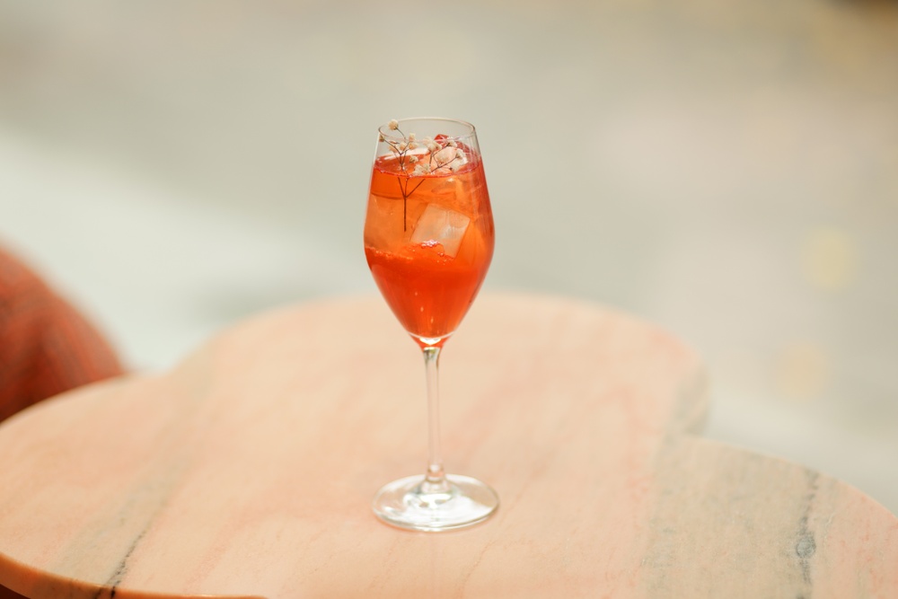 Signaturdrinken, LA BELLE EPOQUE
Hotel Kung Carl Punsch infuserad med jordgubbar, Rosor, Citrus, Champagne