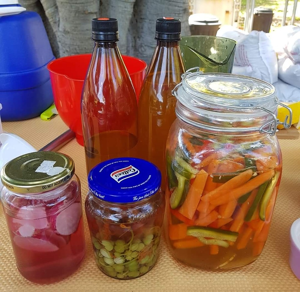 Selection of pickles and fermentations