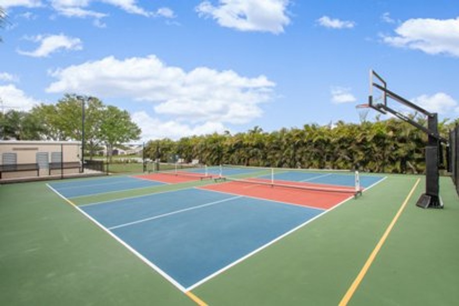 Play Pickleball at Valencia Falls: Court Information | Pickleheads