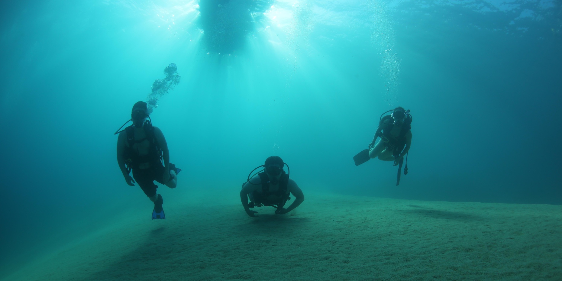 Scuba Diving "Corridor" Experience in Cabo San Lucas