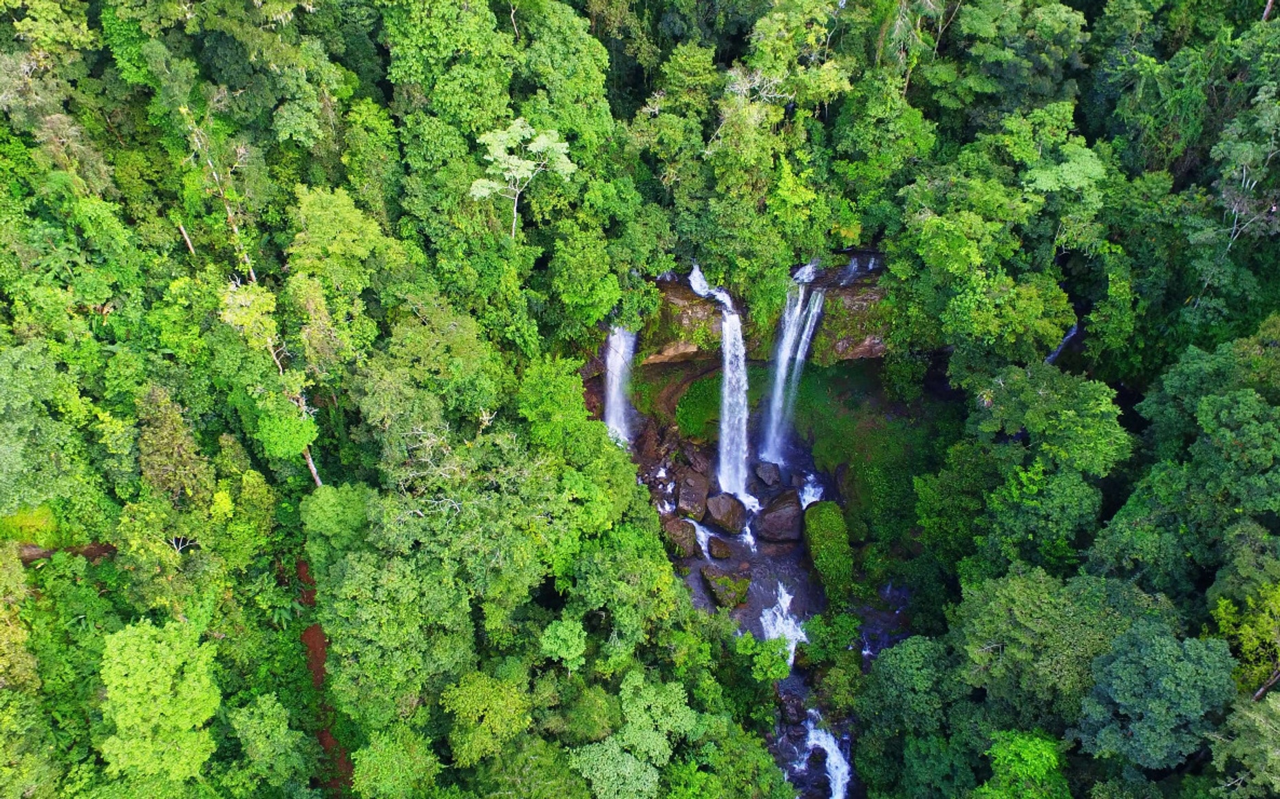 Diamante Waterfall & Cave Overnight Adventure in Costa Rica
