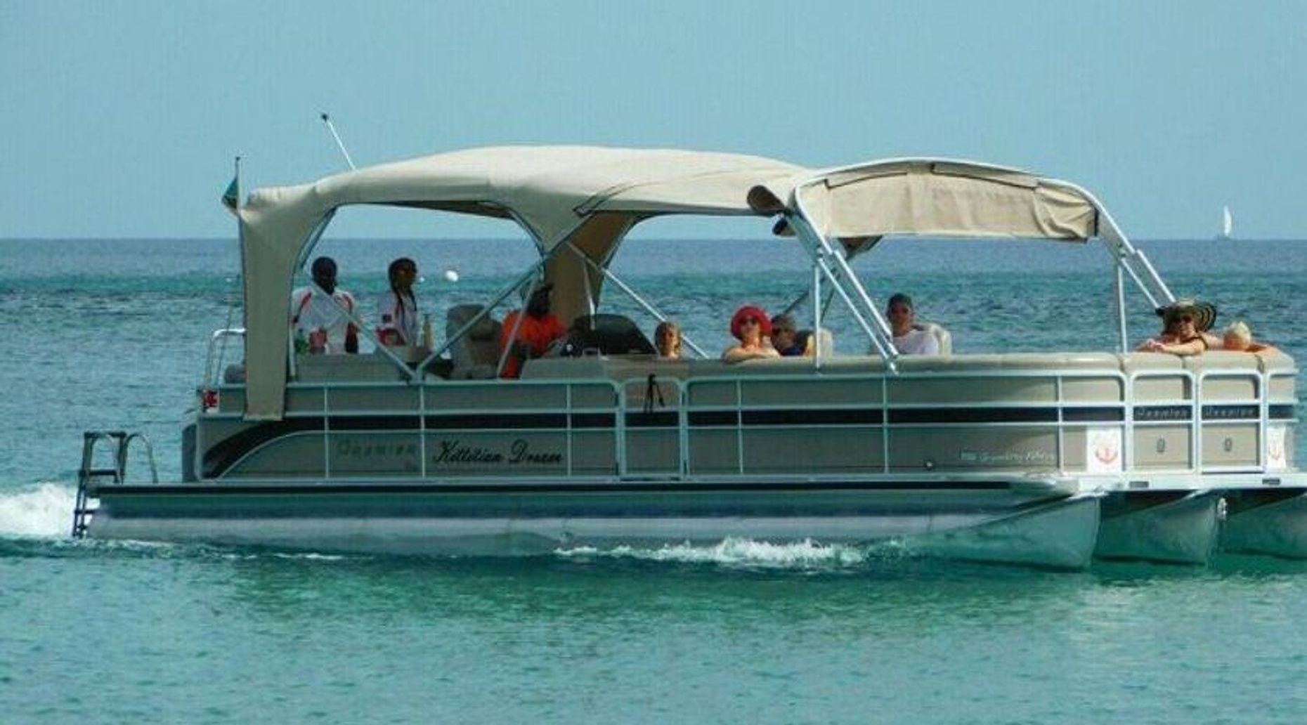 Private Luxury Boat Charter