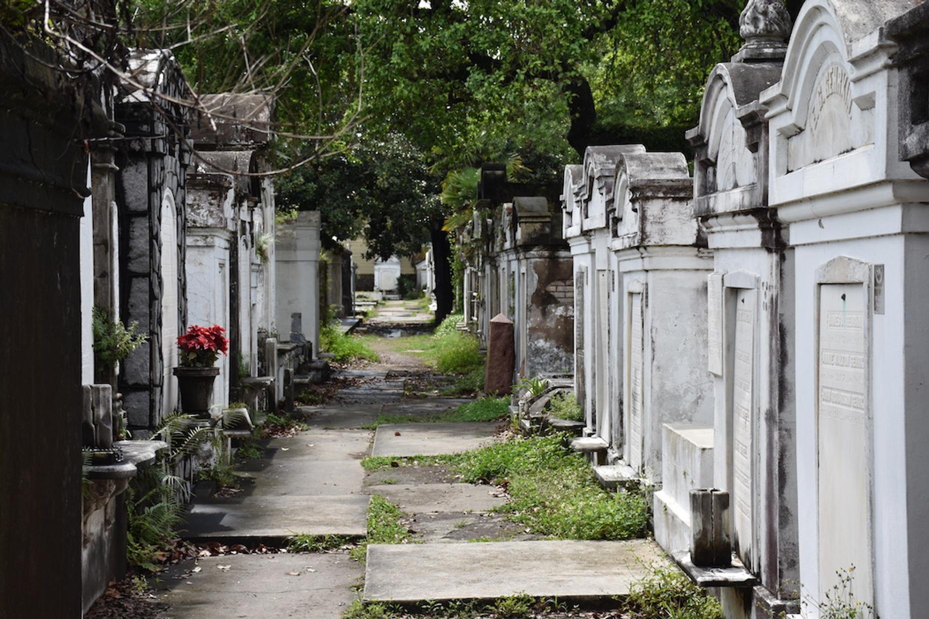 French Quarter Garden District Lafayette Cemetery Tour In New